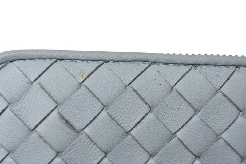 ボッテガヴェネタ 未使用 財布 BOTTEGA VENETA 長財布/ラウンドファスナー式 イントレチャート アイスブルー【中古】