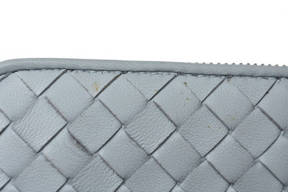 ボッテガヴェネタ 未使用 財布 BOTTEGA VENETA 長財布/ラウンドファスナー式 イントレチャート アイスブルー【中古】