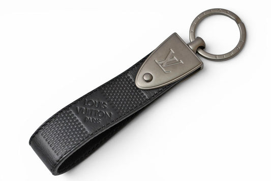 ルイヴィトン キーリング/キーホルダー/チャーム LOUIS VUITTON ダミエ・アンフィニ ポルトクレ・ドラゴンヌ M65051 メンズ【中古】
