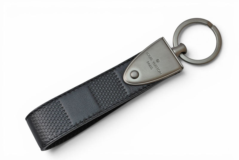 ルイヴィトン キーリング/キーホルダー/チャーム LOUIS VUITTON ダミエ・アンフィニ ポルトクレ・ドラゴンヌ M65051 メンズ【中古】