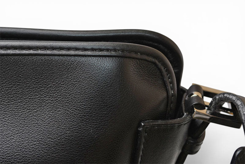 ロエベ ショルダーバッグ ヴィンテージ LOEWE アナグラム A4対応 バッグ レザーブラック【中古】