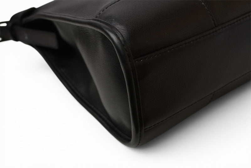 ロエベ ショルダーバッグ ヴィンテージ LOEWE アナグラム A4対応 バッグ レザーブラック【中古】