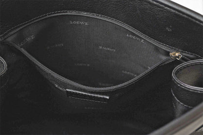 ロエベ ショルダーバッグ ヴィンテージ LOEWE アナグラム A4対応 バッグ レザーブラック【中古】