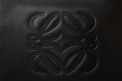 ロエベ ショルダーバッグ ヴィンテージ LOEWE アナグラム A4対応 バッグ レザーブラック【中古】