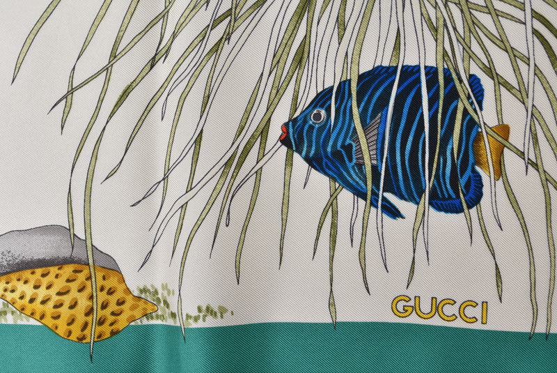 グッチ スカーフ GUCCI ヴィンテージ シルクスカーフ 熱帯魚モチーフ グリーン/ホワイト 1990年代【中古】