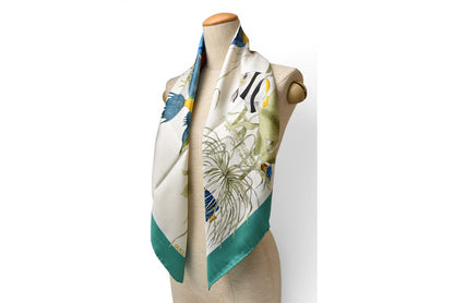 グッチ スカーフ GUCCI ヴィンテージ シルクスカーフ 熱帯魚モチーフ グリーン/ホワイト 1990年代【中古】