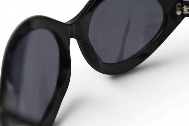 グッチ サングラス/アイウェア GUCCI GGロゴ GG2402/N/S 61□19 125 レディース ブラック【中古】