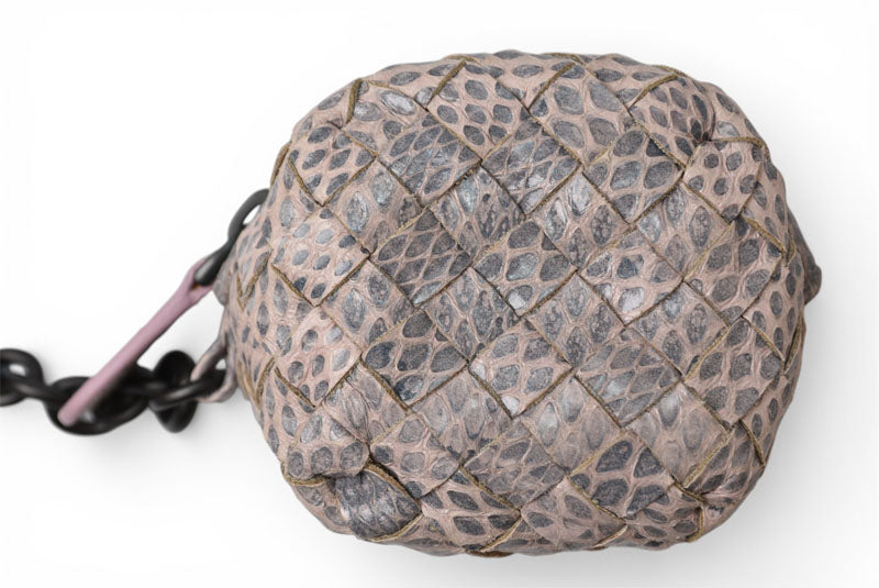ボッテガヴェネタ 未使用 キーホルダー/コインケース/ミニポーチ BOTTEGA VENETA イントレチャート 474569 ベビーピンク系 スネーク柄【中古】