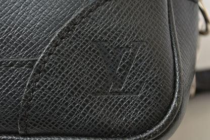 ルイヴィトン セカンドバッグ/クラッチバッグ LOUIS VUITTON バッグ/タイガ パヴェル アルドワーズ/ブラック M31142【中古】