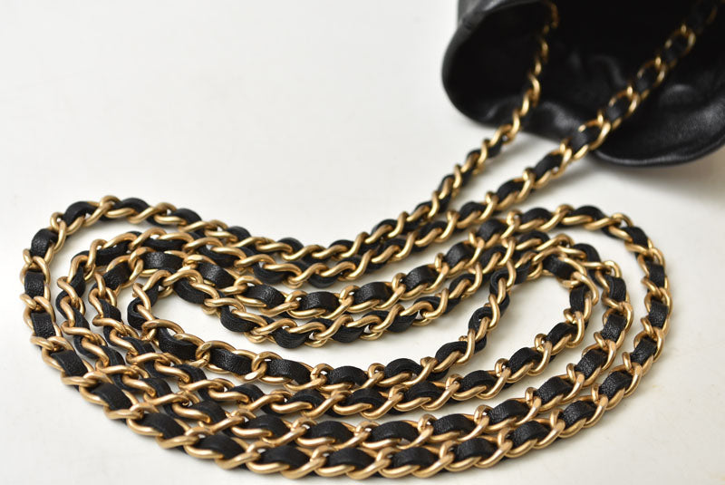 シャネル チェーンショルダーバッグ CHANEL ミニキューブ マトラッセ ラムスキン ブラック ゴールド金具【中古】