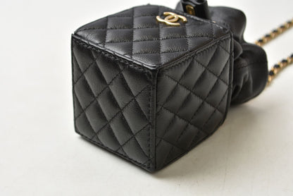 シャネル チェーンショルダーバッグ CHANEL ミニキューブ マトラッセ ラムスキン ブラック ゴールド金具【中古】