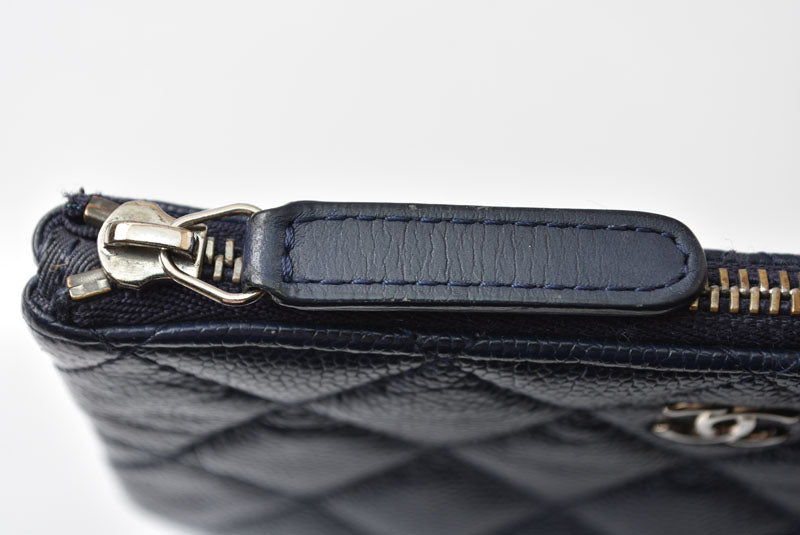 シャネル ポーチ CHANEL クラシック コスメポーチ マトラッセ キャビアスキン ネイビー【中古】