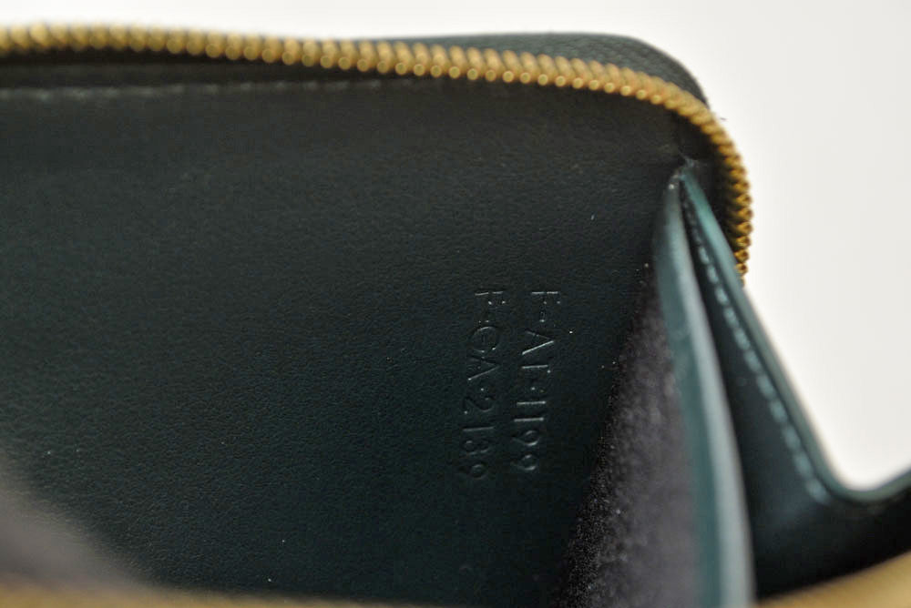 セリーヌ 長財布 CELINE 10B553FQC AMAZONE/グリーン トリオンフ エンボス ラージ ジップウォレット/ラウンドファスナー レザー メンズ レディース 【中古】