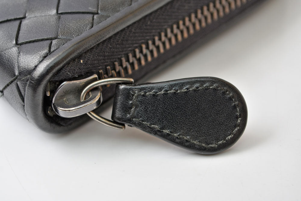 ボッテガヴェネタ 財布 BOTTEGA VENETA 長財布/ラウンドファスナー式 イントレチャート ブラック【中古】