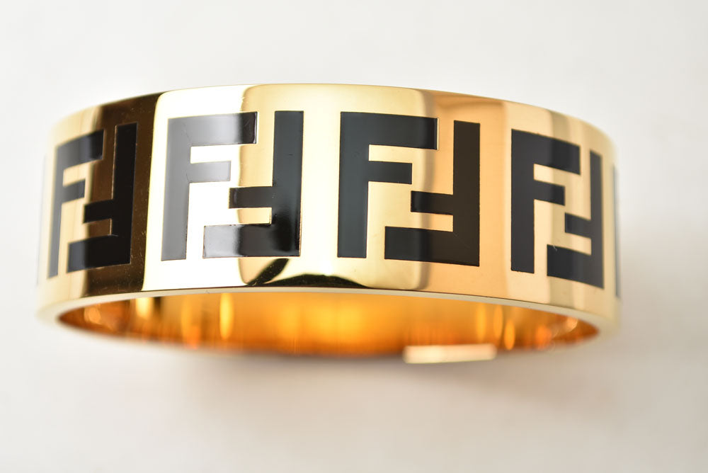 フェンディ バングル/ブレスレット FENDI FFロゴ ブラック ゴールド メタル レディース【中古】