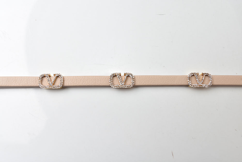 ヴァレンティノ 美品 バングル/ブレスレット VALENTINO バレンチノ Vロゴ スワロフスキー ベージュ【中古】