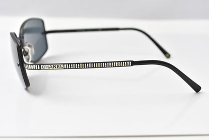 シャネル サングラス/アイウェア CHANEL 4123-B ブラック/ラインストーン レディース【中古】