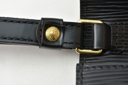 ルイヴィトン セカンドバッグ/クラッチバッグ ヴィンテージ LOUIS VUITTON エピ ポシェット セリエ ドラゴンヌ M52612 ノワール ブラック メンズ レディース【中古】
