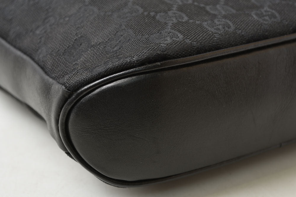 グッチ ショルダーバッグ GUCCI ヴィンテージ 109106 GGキャンバス メッセンジャーバッグ GGブラック/ブラック【中古】