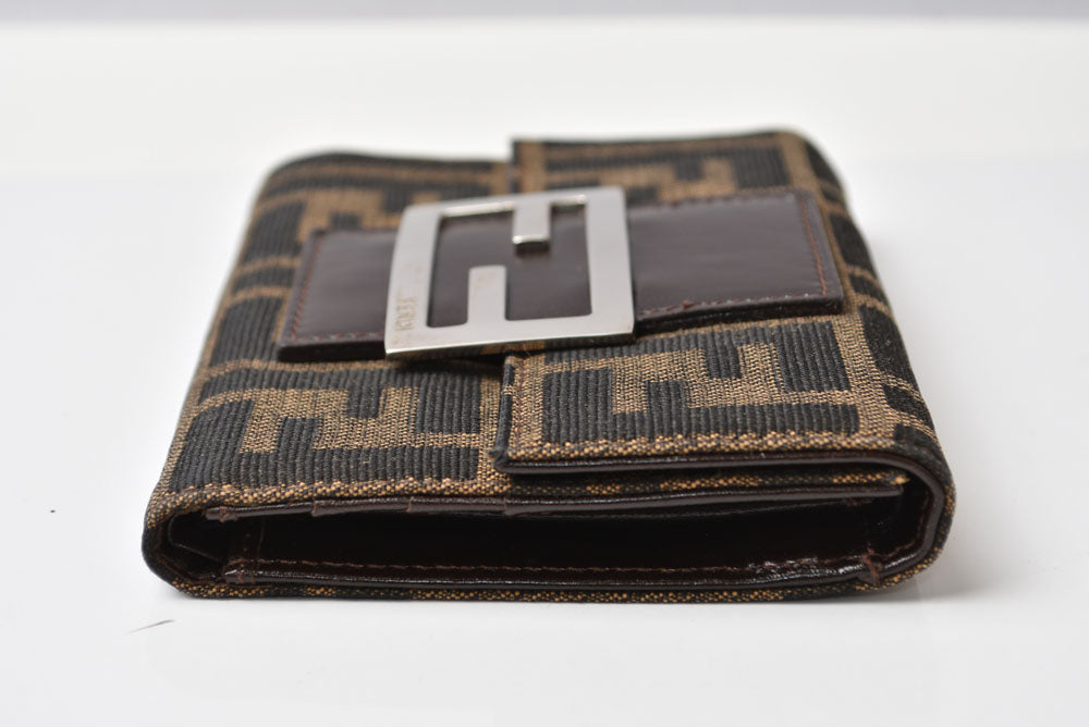 フェンディ 財布/二つ折 FENDI 折財布 ZUCCA/ズッカ柄 8M0011 ブラウン【中古】