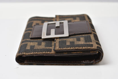 フェンディ 財布/二つ折 FENDI 折財布 ZUCCA/ズッカ柄 8M0011 ブラウン【中古】