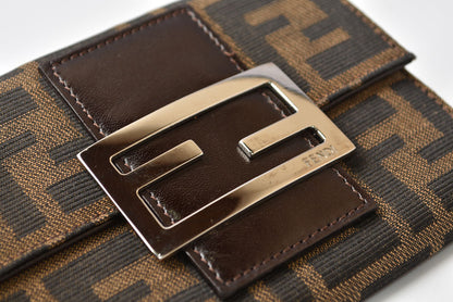 フェンディ 財布/二つ折 FENDI 折財布 ZUCCA/ズッカ柄 8M0011 ブラウン【中古】