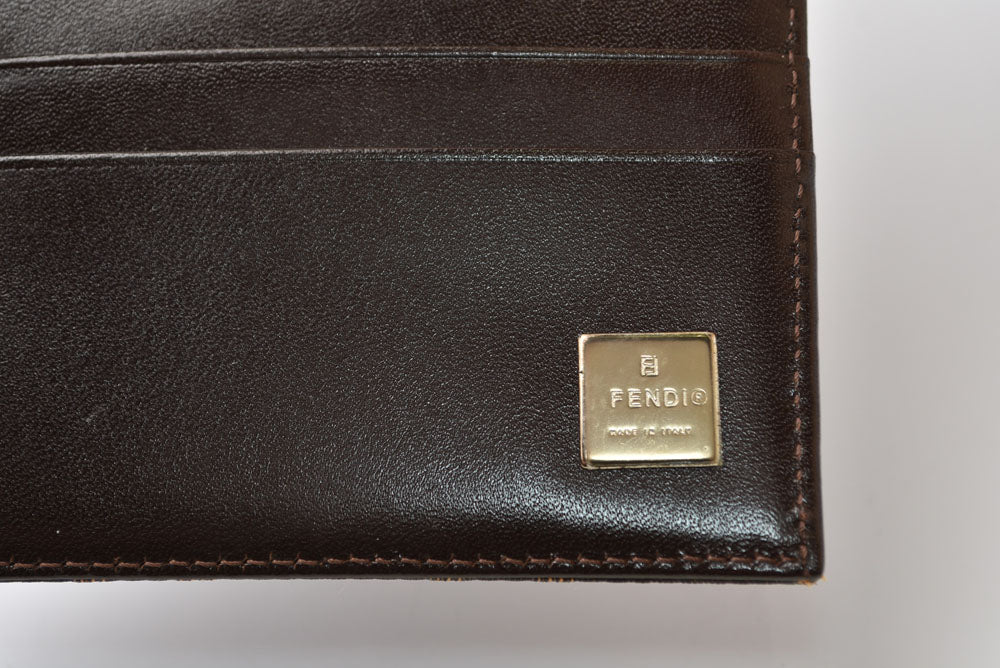 フェンディ 財布/二つ折 FENDI 折財布 ZUCCA/ズッカ柄 8M0011 ブラウン【中古】