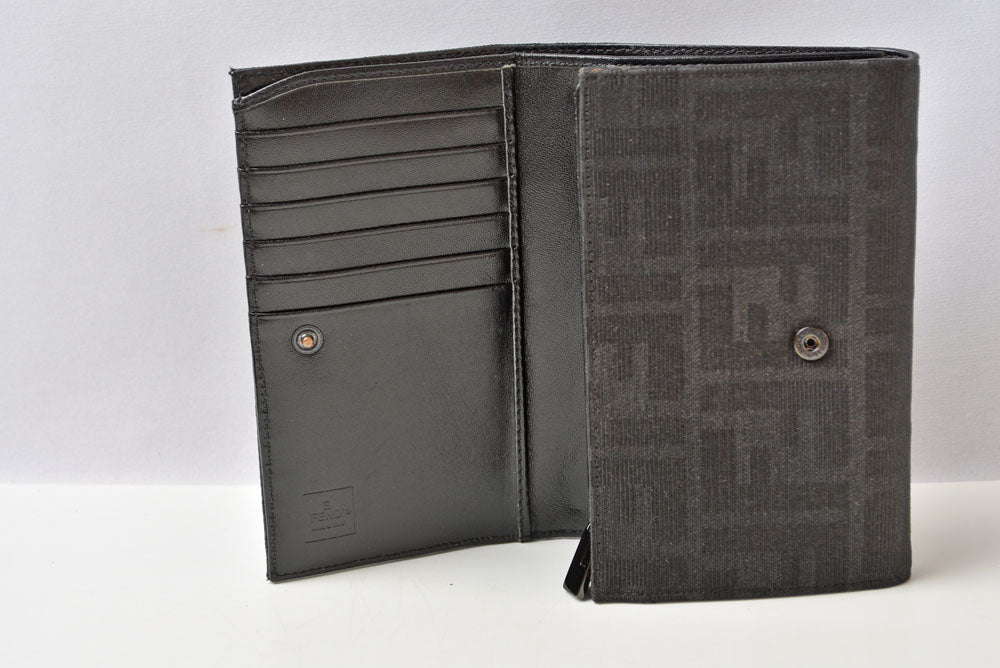フェンディ 財布/二つ折 FENDI 折財布 8M0029 ZUCCA/ズッカ柄 ブラック【中古】