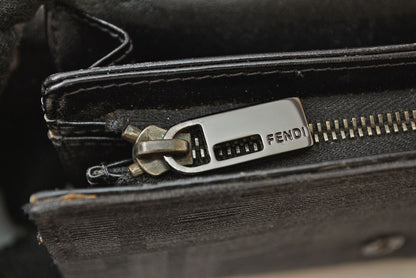 フェンディ 財布/二つ折 FENDI 折財布 8M0029 ZUCCA/ズッカ柄 ブラック【中古】