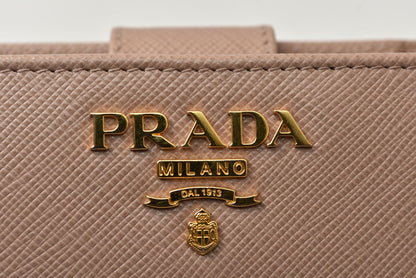 プラダ 財布 PRADA 二つ折り財布 レディース 1ML018 CIPRIA/ピンクベージュ サフィアーノレザー【中古】