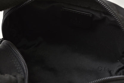 グッチ 美品 ポーチ GUCCI 化粧ポーチ/コスメポーチ ナイロン/ブラック レディース/メンズ 039.0994【中古】