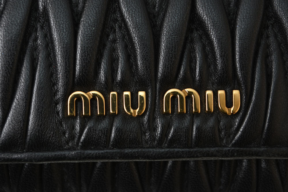 ミュウミュウ キーケース miu miu 6連キーケース MATELASSE/マテラッセ 5PG222 NERO ブラック レディース【中古】