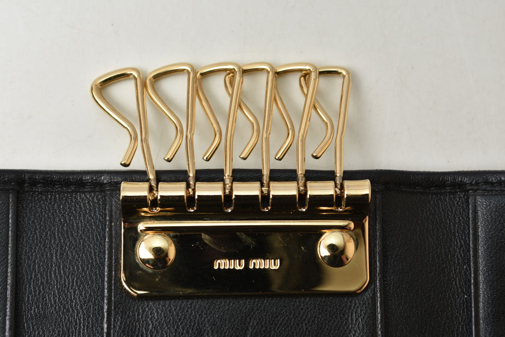 ミュウミュウ キーケース miu miu 6連キーケース MATELASSE/マテラッセ 5PG222 NERO ブラック レディース【中古】