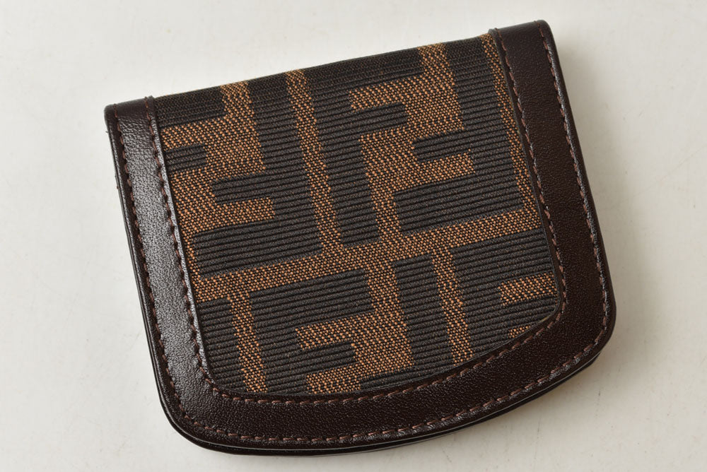 フェンディ コインケース コインパース 小銭入れ FENDI ヴィンテージ ズッカ柄 馬蹄型 ブラウン【中古】