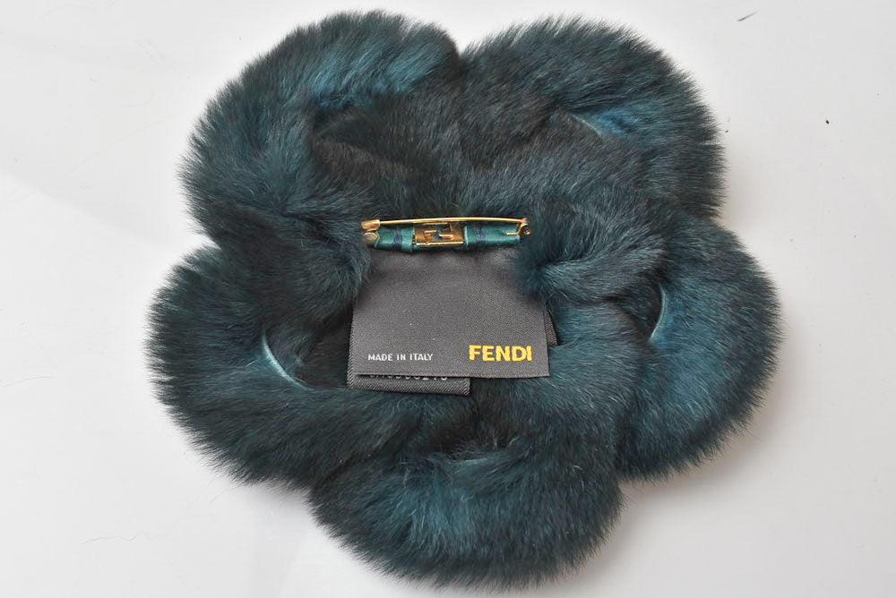フェンディ ブローチ FENDI フラワーモチーフ ファー ブローチ コサージュ 花 ディープグリーン アクセサリー【中古】