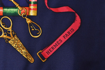エルメス カレ90 スカーフ ヴィンテージ HERMES カレ90 お針子さん Petite Main シルク100％ 大判スカーフ ネイビー レディース【中古】