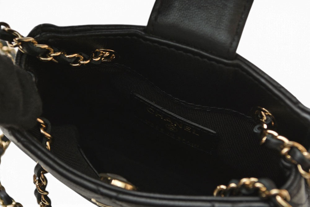 シャネル チェーンショルダーバッグ CHANEL ポシェット マトラッセ ラムスキン ブラック ゴールド金具【中古】