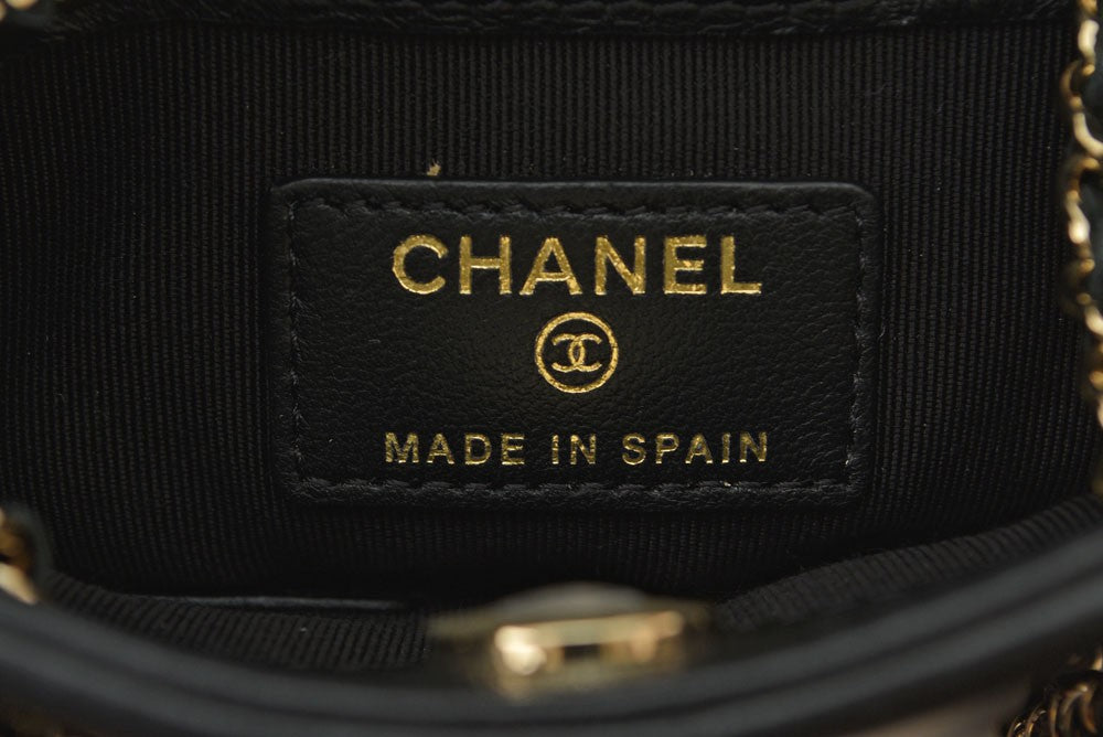シャネル チェーンショルダーバッグ CHANEL ポシェット マトラッセ ラムスキン ブラック ゴールド金具【中古】