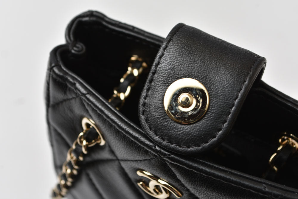 シャネル チェーンショルダーバッグ CHANEL ポシェット マトラッセ ラムスキン ブラック ゴールド金具【中古】