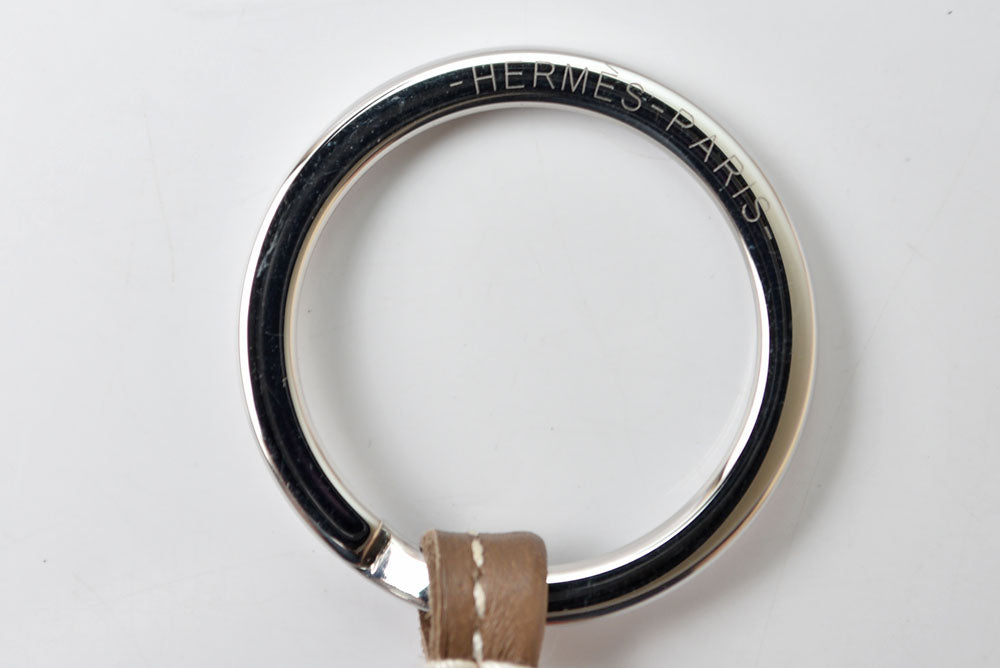 エルメス キーリング/キーホルダー HERMES カルメン タッセル チャーム エトゥープ/ローズショッキング【中古】