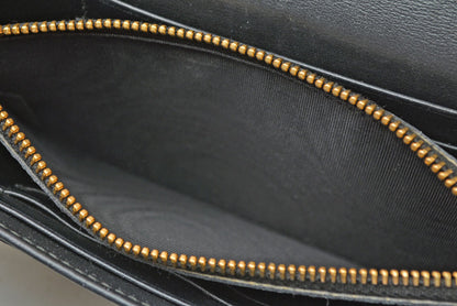 プラダ ショルダーバッグ/マルチウォレット PRADA 二つ折り ストラップ付長財布 1M1437 NERO ブラック 黒 レザー レディース 【中古】