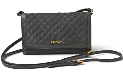 プラダ ショルダーバッグ/マルチウォレット PRADA 二つ折り ストラップ付長財布 1M1437 NERO ブラック 黒 レザー レディース 【中古】