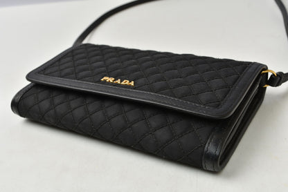 プラダ ショルダーバッグ/マルチウォレット PRADA 二つ折り ストラップ付長財布 1M1437 NERO ブラック 黒 レザー レディース 【中古】