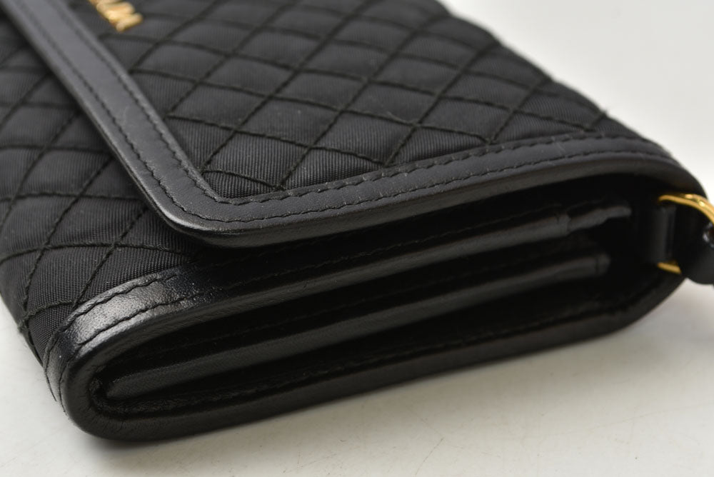 プラダ ショルダーバッグ/マルチウォレット PRADA 二つ折り ストラップ付長財布 1M1437 NERO ブラック 黒 レザー レディース 【中古】
