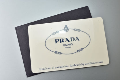 プラダ ショルダーバッグ PRADA クロスボディバッグ V405 ロゴプレート ナイロン素材 ブラック レディース【中古】