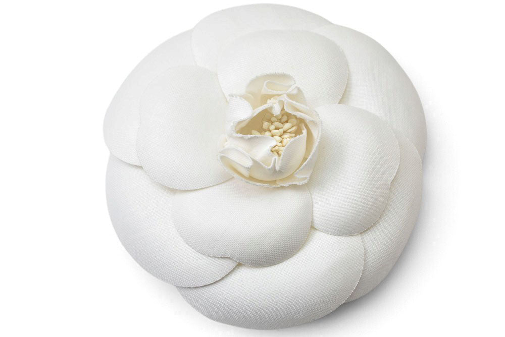 シャネル ブローチ/コサージュ CHANEL カメリア キャンバス ホワイト ゴールド金具 レディース 【中古】
