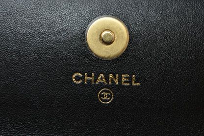 シャネル チェーンショルダーバッグ CHANEL AP2450 ポシェット シャネル19 AP2450 チェーンクラッチ ブラック レディース 【中古】