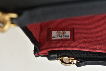 シャネル チェーンショルダーバッグ CHANEL AP2450 ポシェット シャネル19 AP2450 チェーンクラッチ ブラック レディース 【中古】