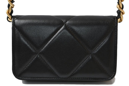 シャネル チェーンショルダーバッグ CHANEL AP2450 ポシェット シャネル19 AP2450 チェーンクラッチ ブラック レディース 【中古】