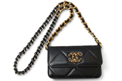 シャネル チェーンショルダーバッグ CHANEL AP2450 ポシェット シャネル19 AP2450 チェーンクラッチ ブラック レディース 【中古】